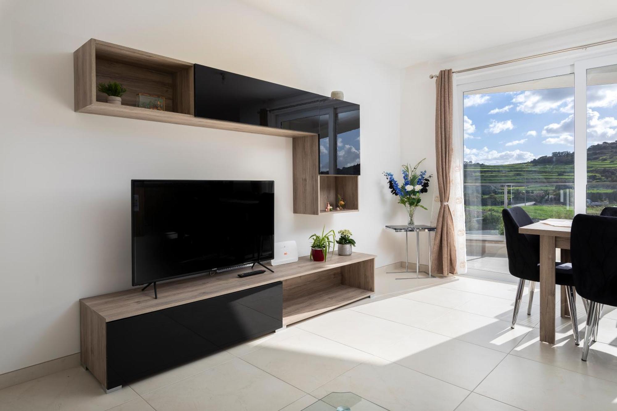 Modern & Spacious 2Br Apartment With Country Views - Close To Xemxija Bay خليج سانت بول المظهر الخارجي الصورة